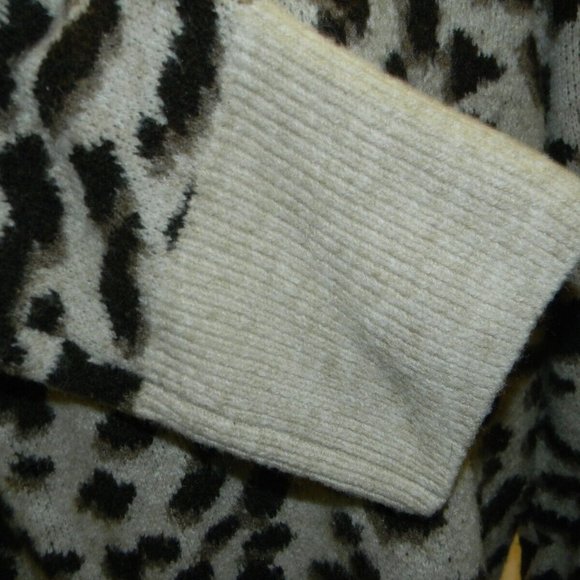 H&M Cheetah Print Pullover Wool Blended Womens Medium Sweater - Picture 5 of 6